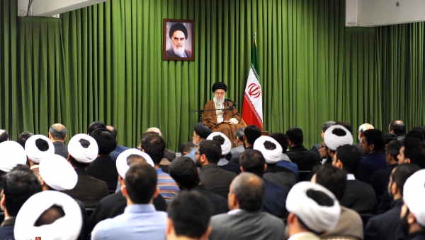 رهبر انقلاب: با آنکه می‌توانستیم، در راه ساخت بمب اتم وارد نشدیم/ ساخت و نگهداری این سلاح مطلقاً حرام است