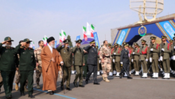 رهبر انقلاب: مطالبات به‌حق مردم لبنان و عراق در چارچوب ساختارهای قانونی قابل تحقق است