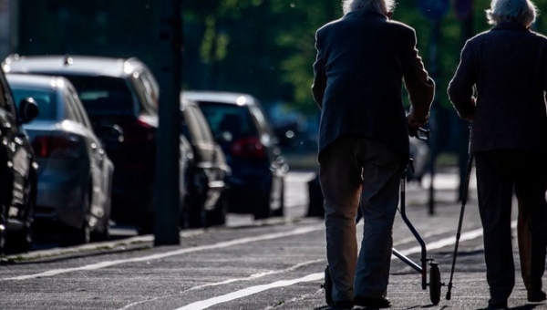  سالمندانی که با یک دستورالعمل رها می‌شوند تا بمیرند