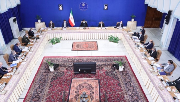 دولت بازسازی/ نگاهی به ابعاد کلیدواژه‌ای که محور توصیه‌های رهبر انقلاب به دولت جدید شد